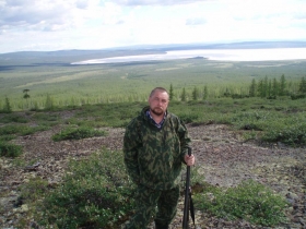 вид на озеро с вершины сопки